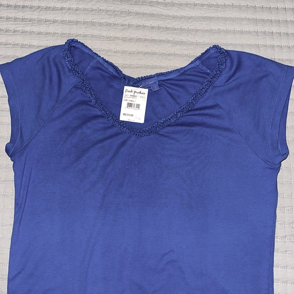 NWT CAP SLEEVE tshirt size s - royal blue, ruffle edge around neck